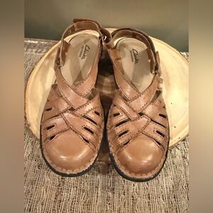 Clarks Bendables Nikki Common Women's Size 8 Mary Jane Sandals‎ Luggage E…